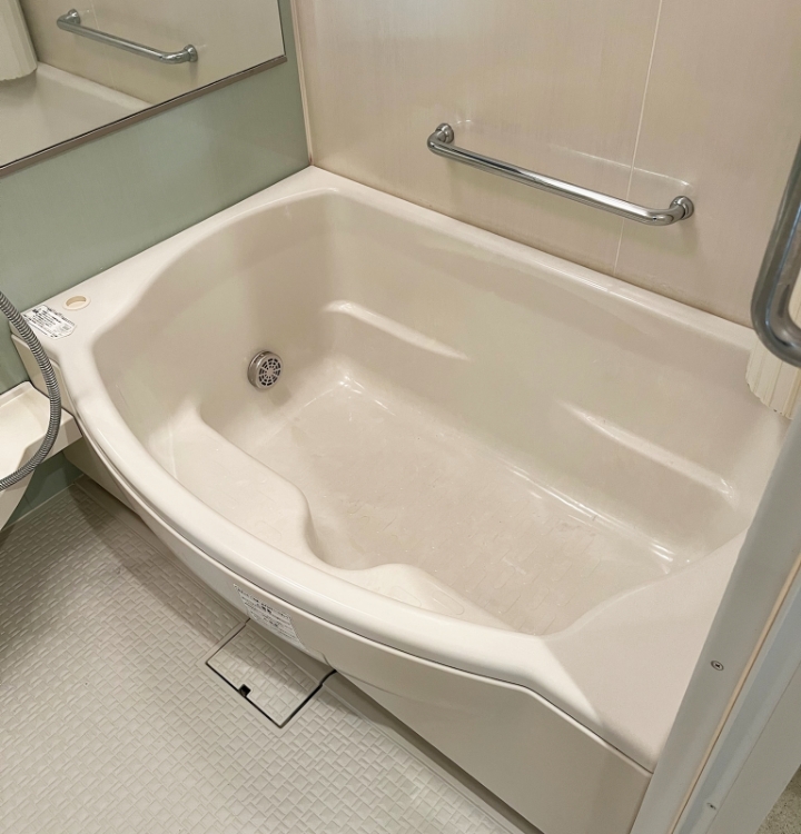 FPR浴槽施工例１[BEFORE]